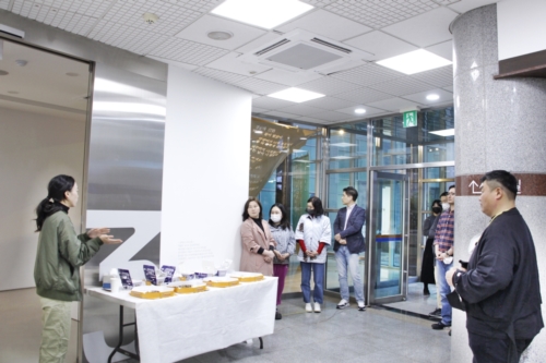  유리상자-아트스타 최원규展 작가만남